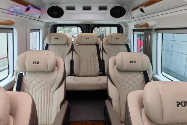 9 Seater Force Urbania